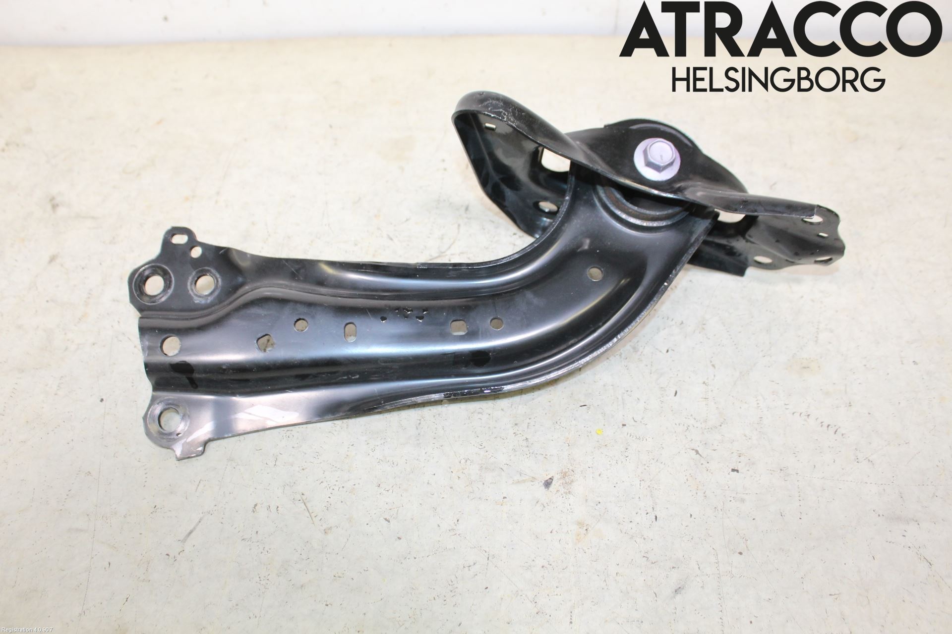 Toyota COROLLA CROSS XG10 22- Bärarm Bak Vänster