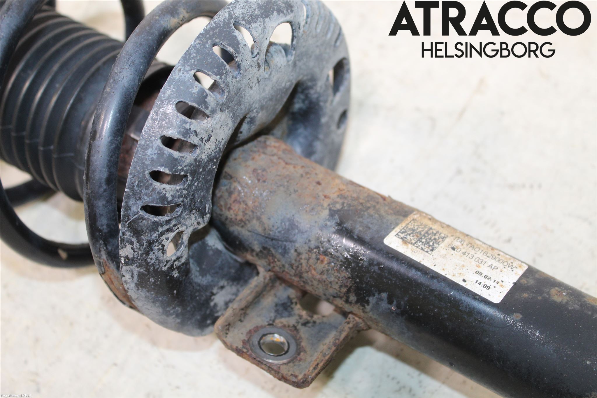 Audi A1/S1 11-18 Fjäderben Fram Vänster