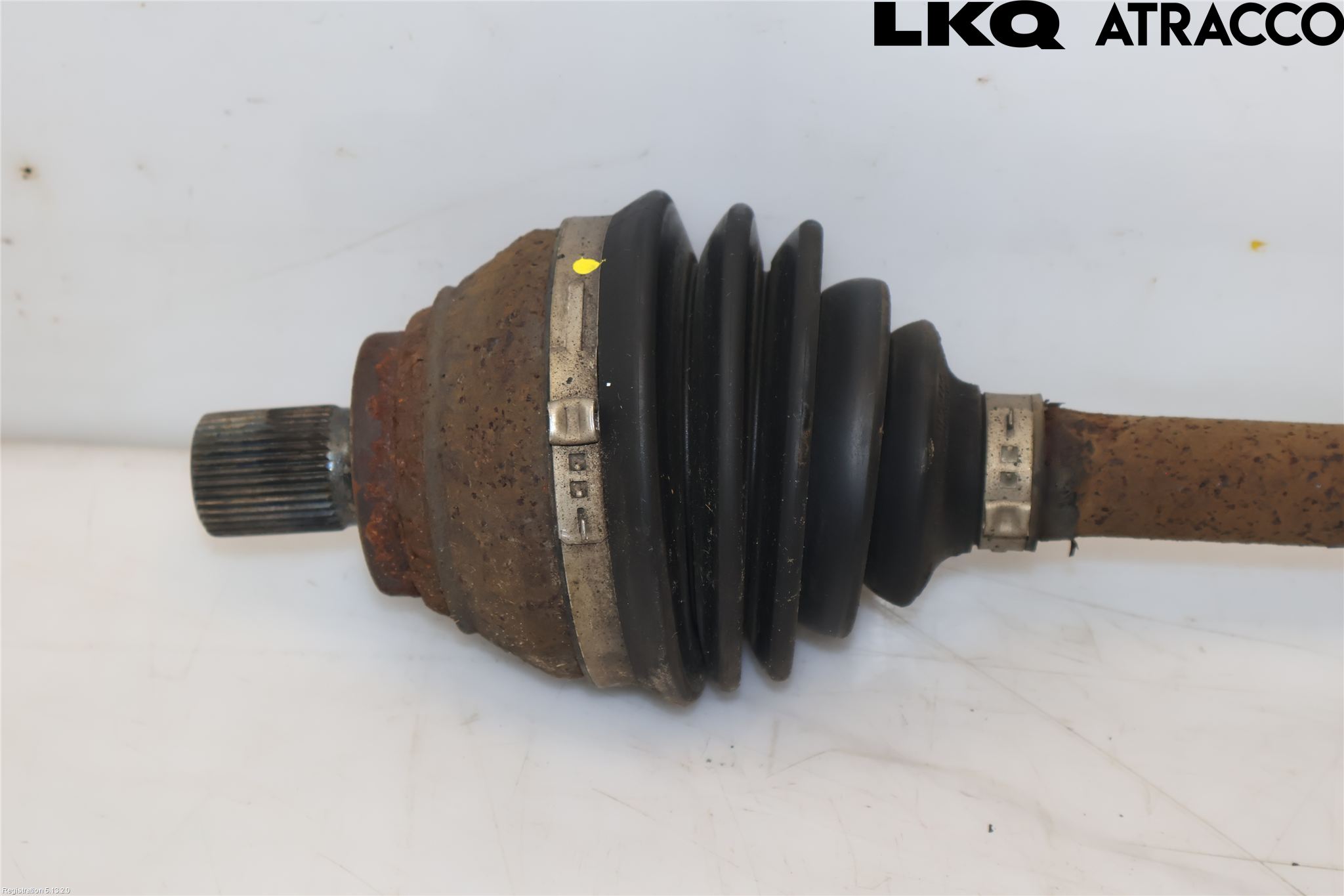 Volkswagen VW PASSAT 15-19 Drivaxel Fram Höger