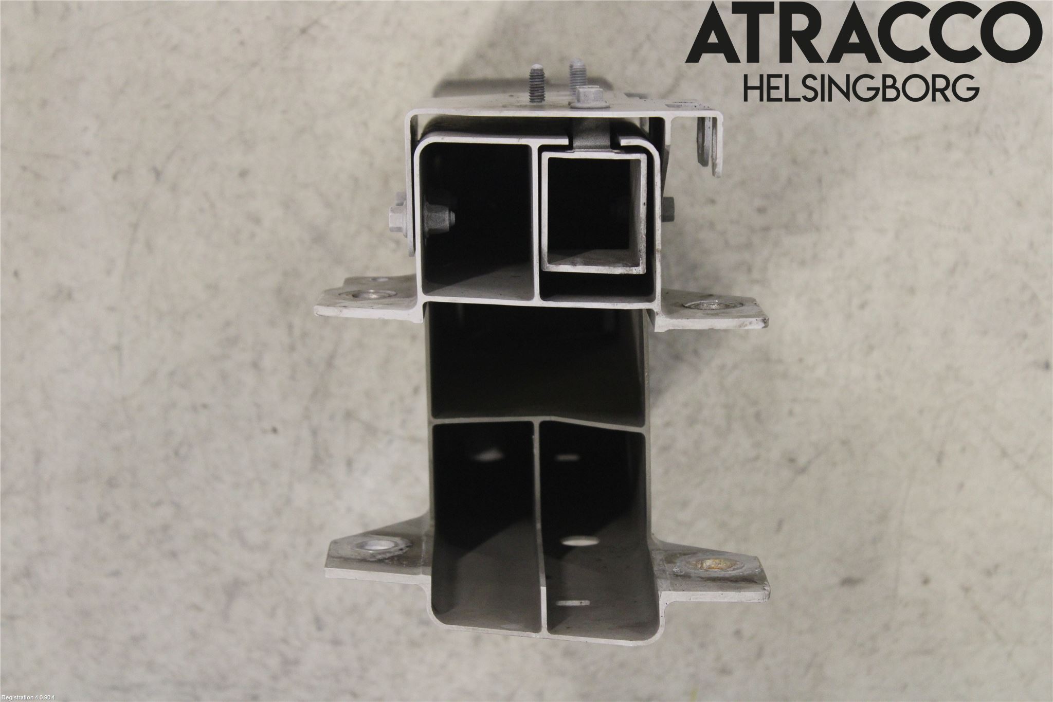 Volvo V90 17->> Stötfångarbärjärn Fram