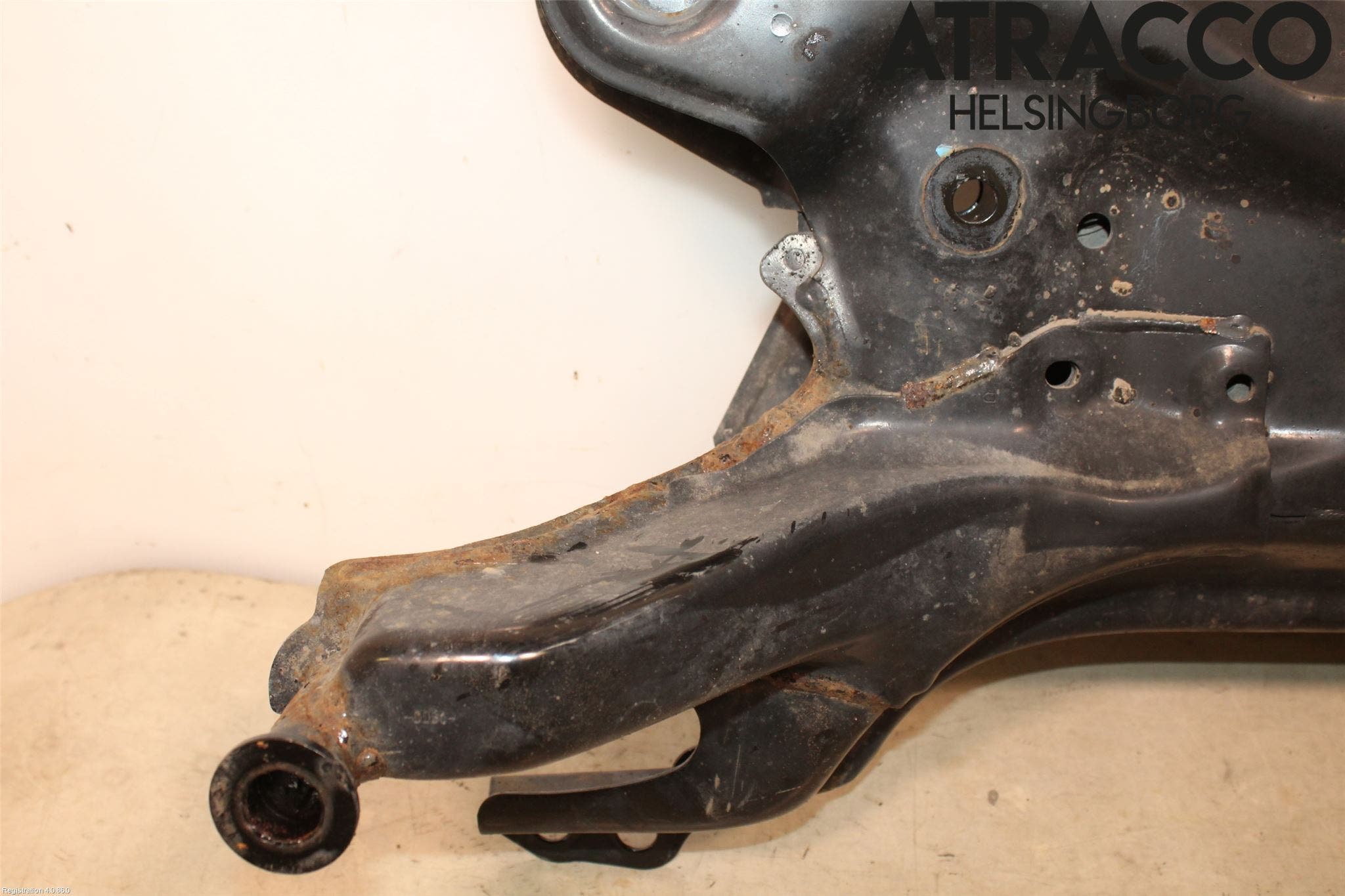 Toyota AURIS 13-19 Framvagnsbalk