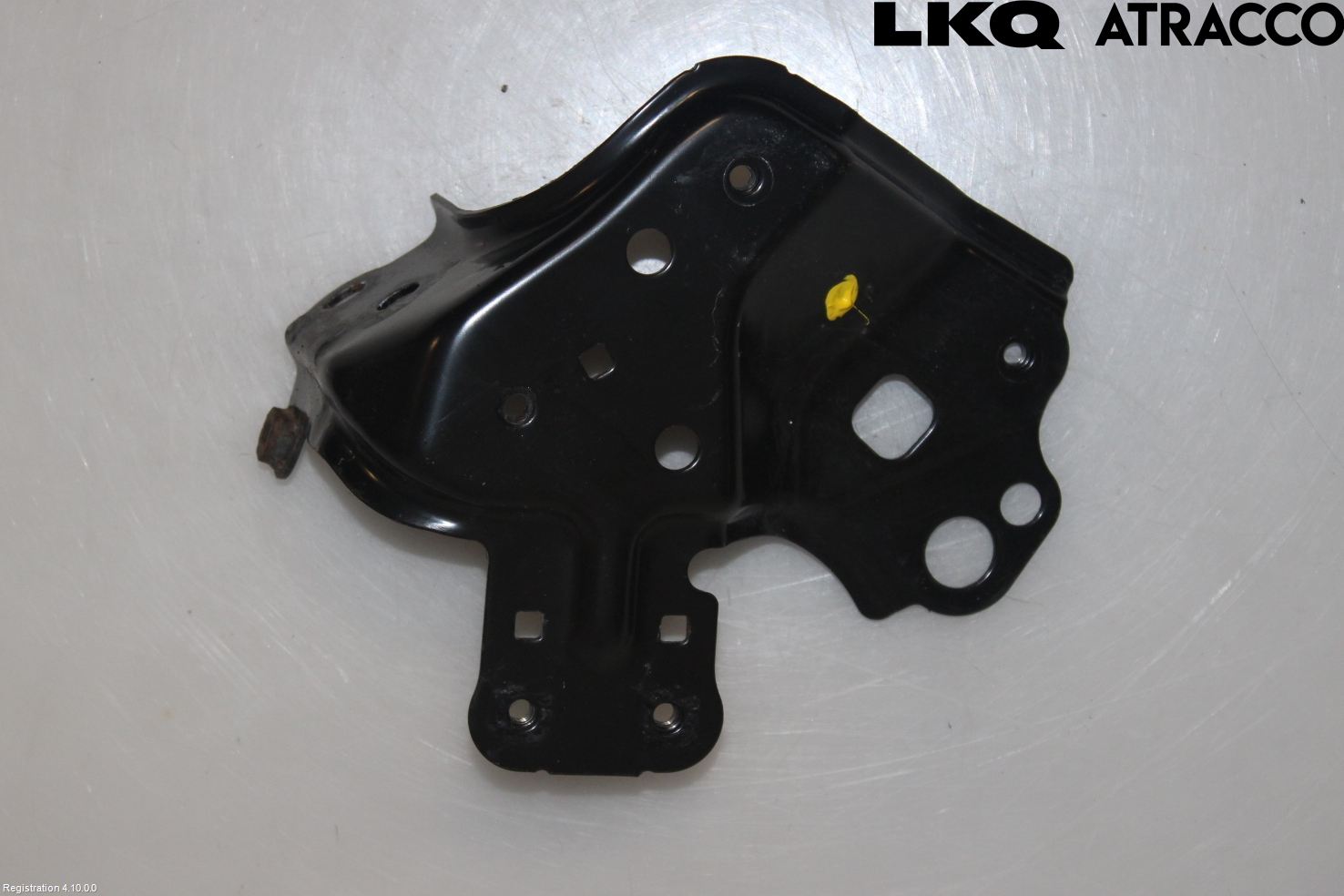 Toyota RAV4 13-18 Skärmfäste Fram Hö