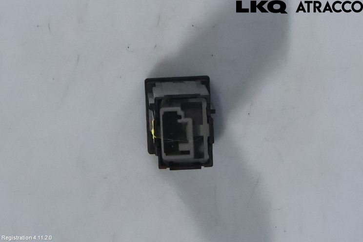 Toyota YARIS XP21 20- Strömställare Stolvärme