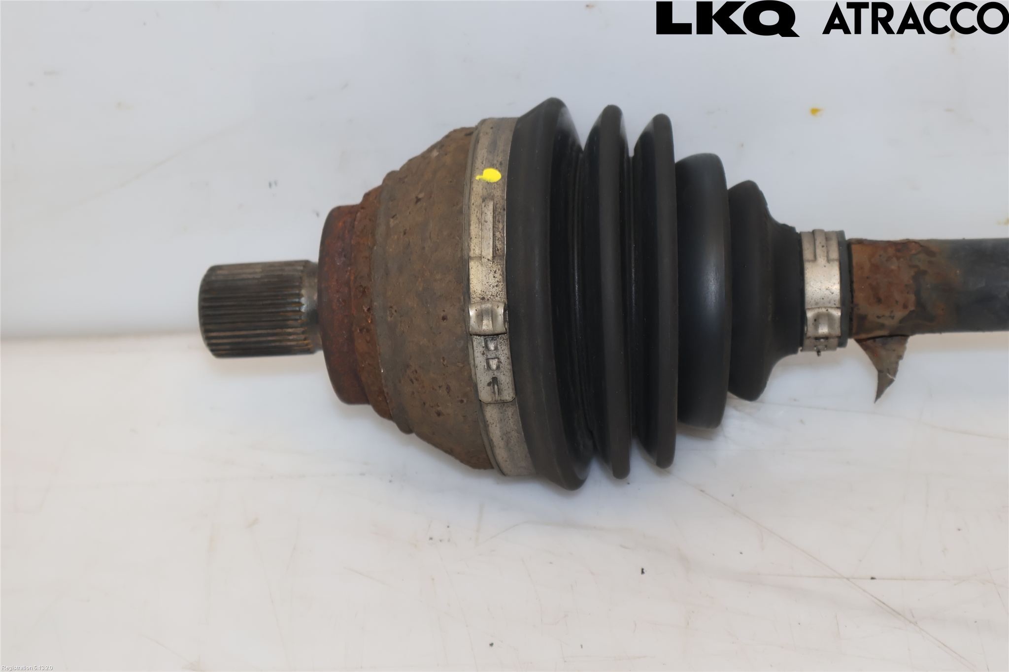 Volkswagen VW PASSAT 15-19 Drivaxel Fram Vänster