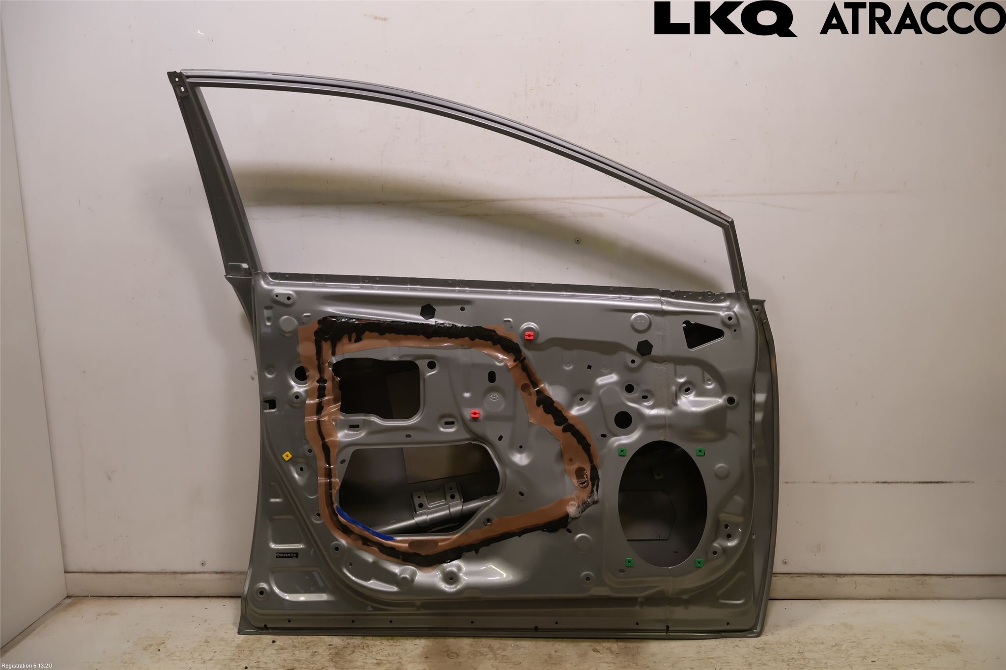 Toyota AVENSIS 09-15 Dörr Fram Vänster