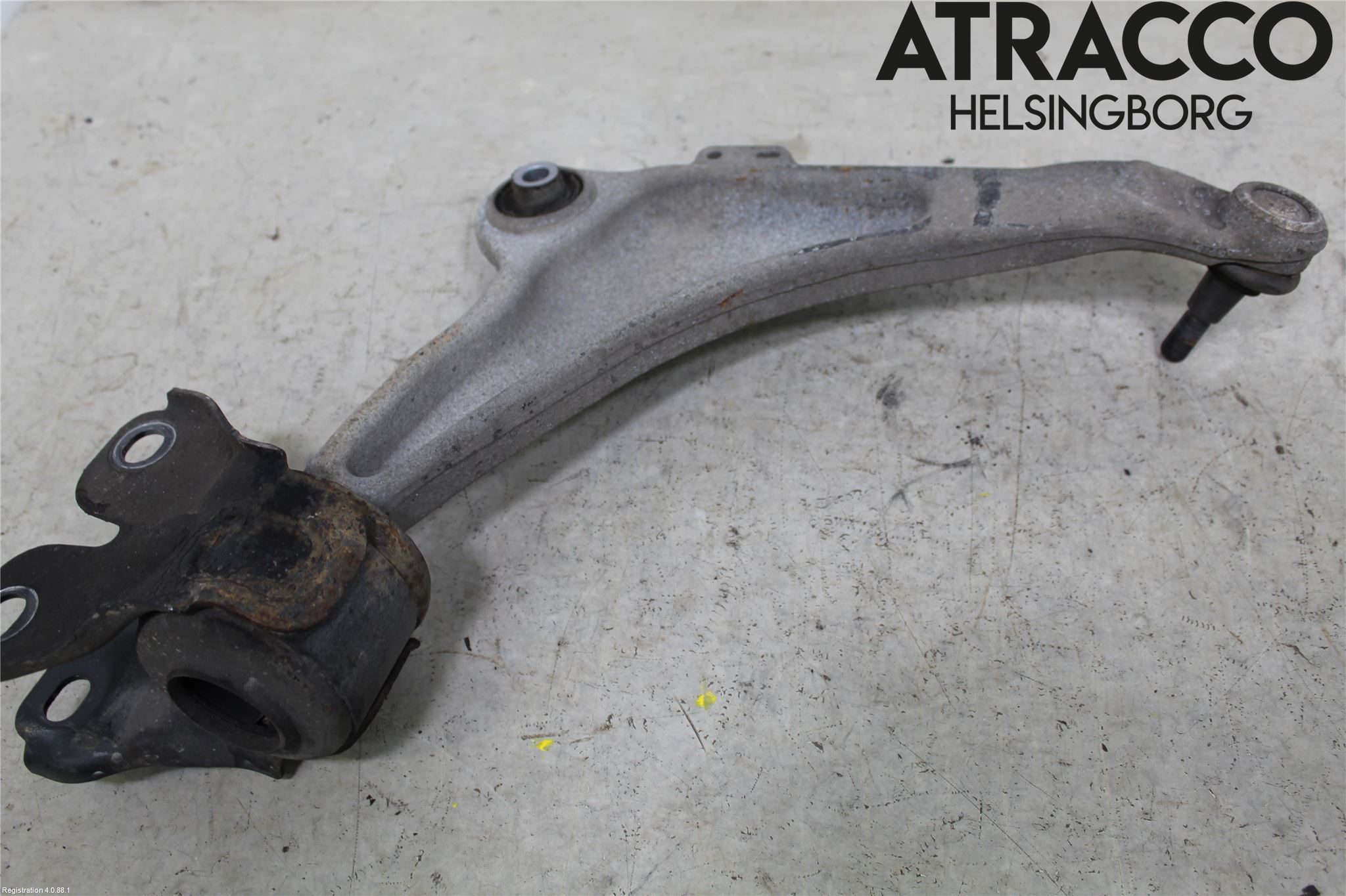 Volvo V70 08-13 Bärarm Fram Undre Vä