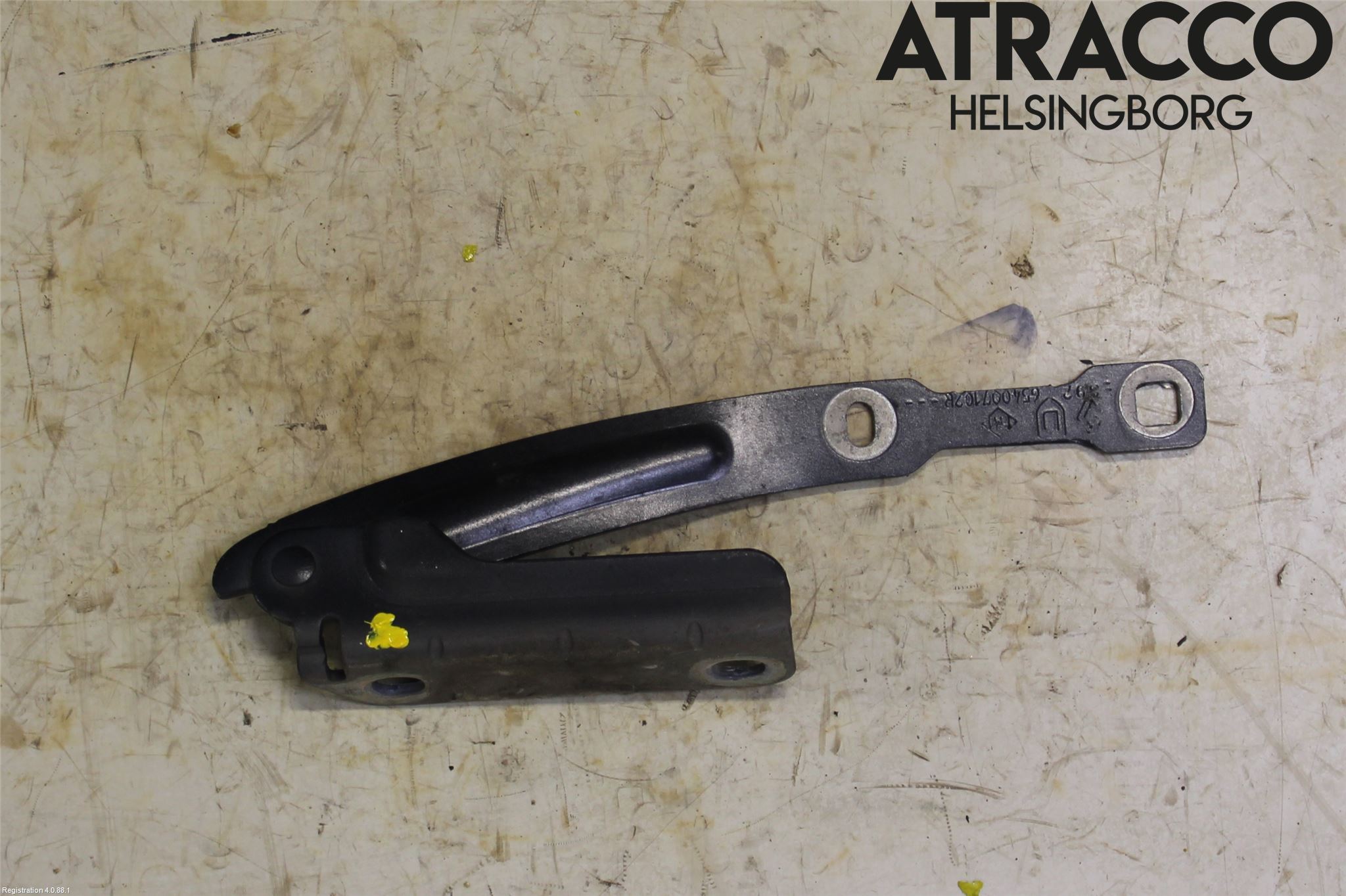 Dacia DUSTER 10-17 Huvgångjärn