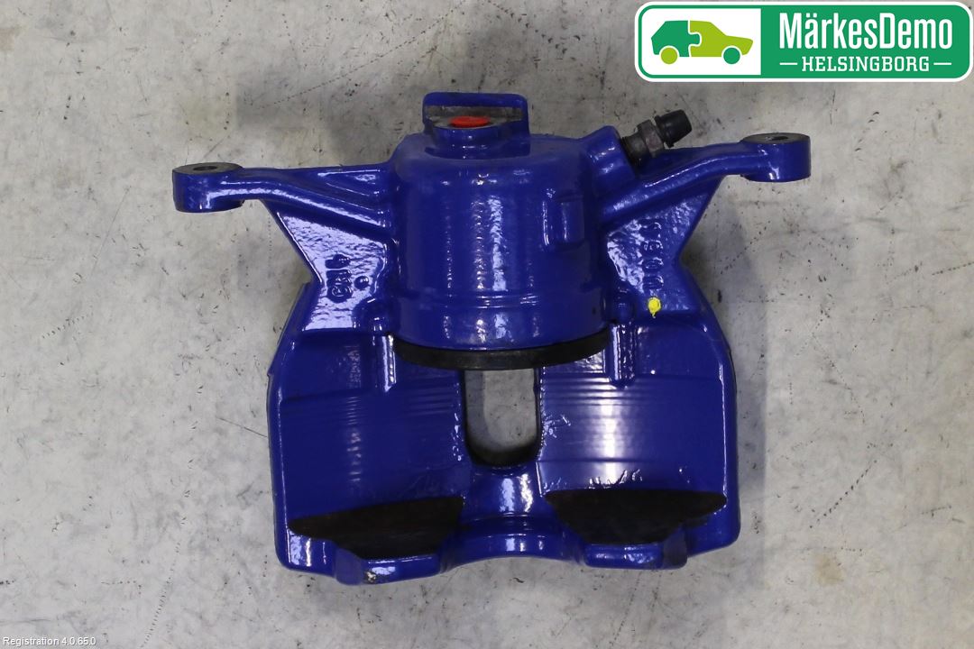 Volkswagen VW PASSAT 15-19 Bromsok Fram Höger
