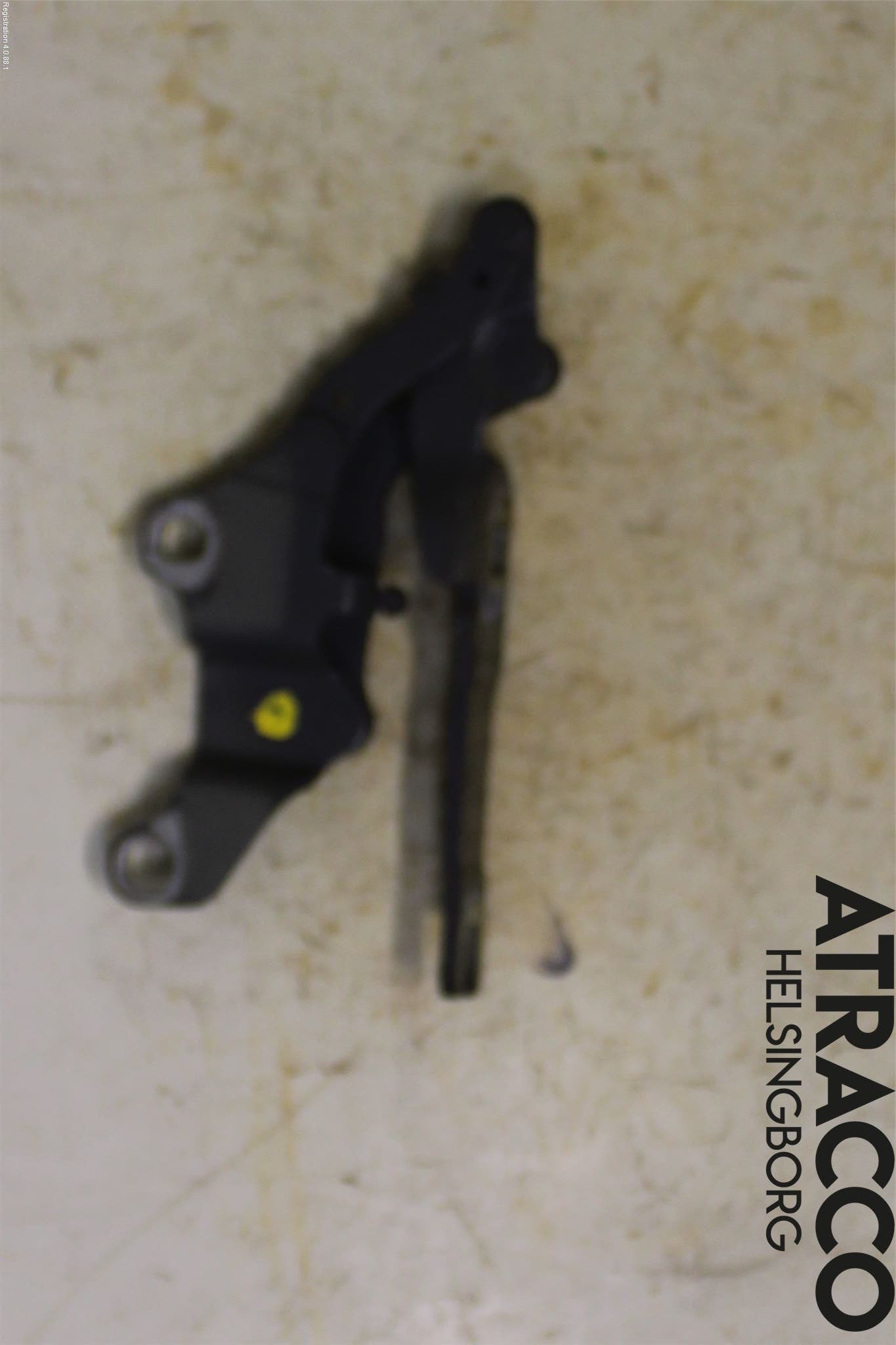 BMW 3 E90/91 SED/TOU 05-12 Huvgångjärn