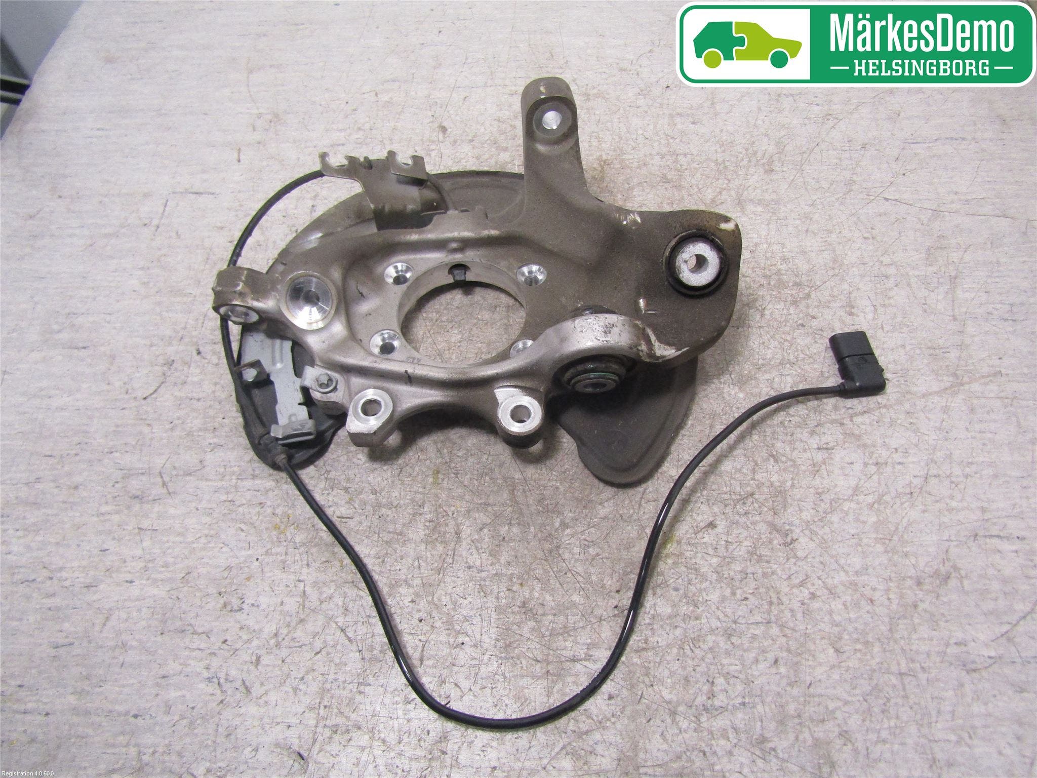 Mercedes-Benz MB C-KLASS (W205) 14-21 Hjullagerhus-Spindel Vä B