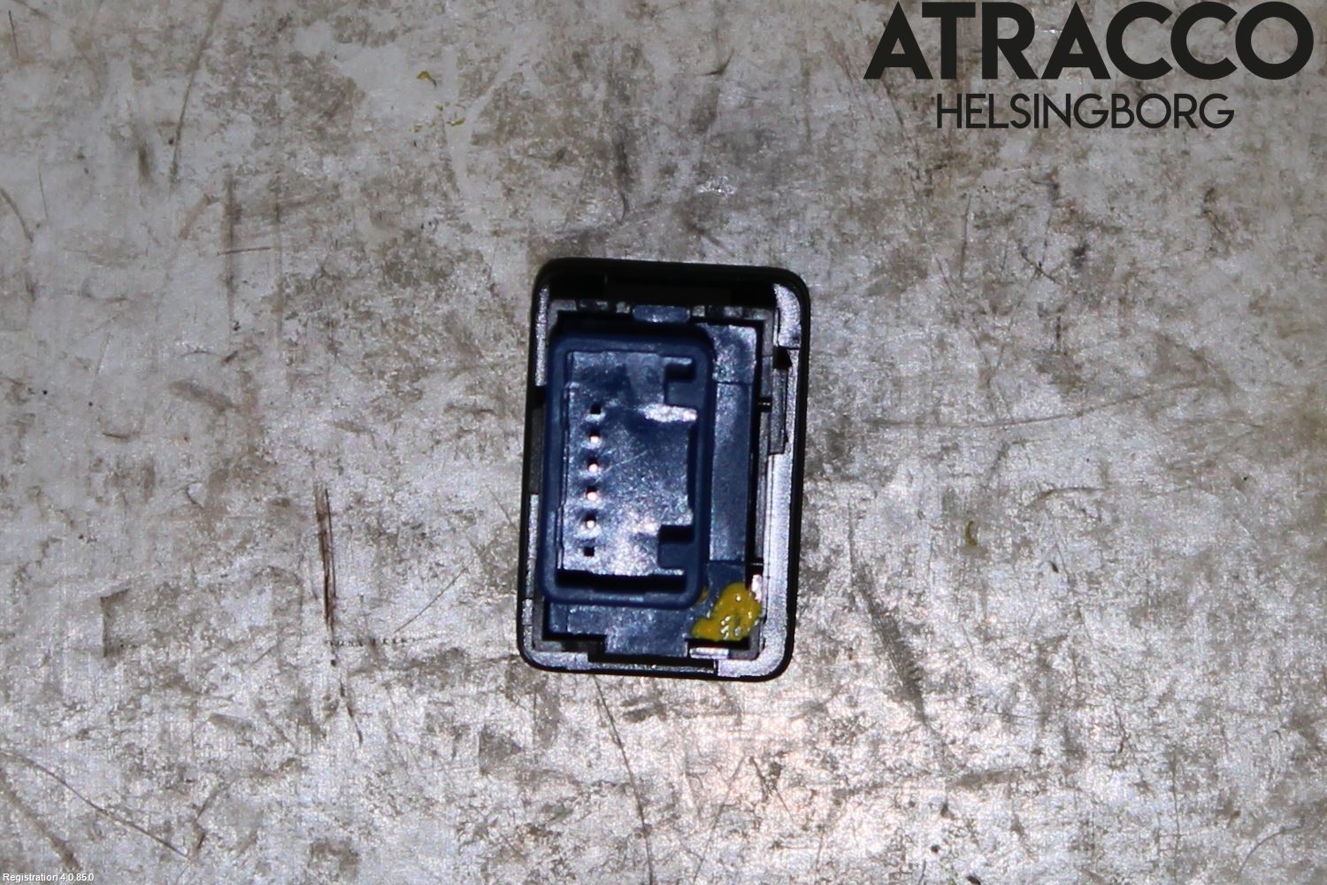 Mitsubishi OUTLANDER 13-21 Strömställare Baklucka