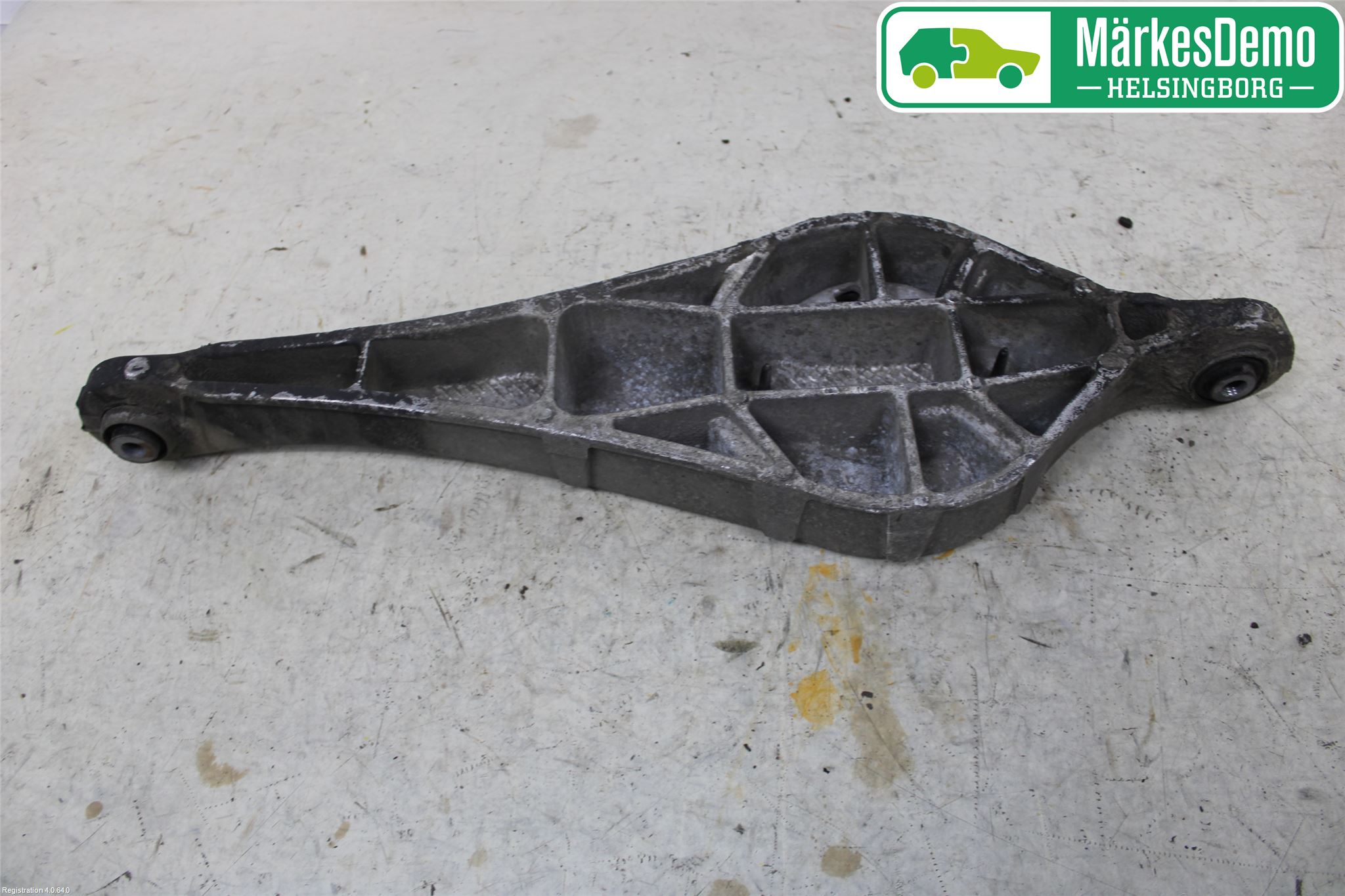 Volvo XC60 14-17 Bärarm Bak Höger