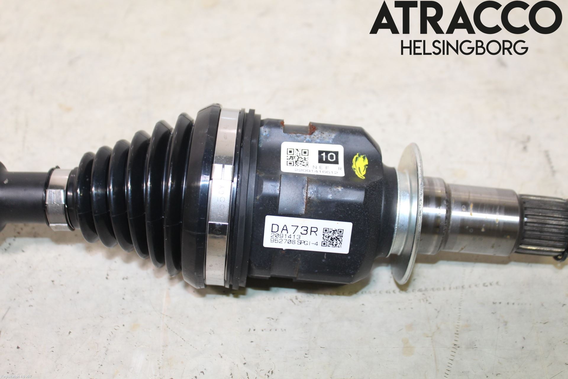 Toyota COROLLA CROSS XG10 22- Drivaxel Fram Höger