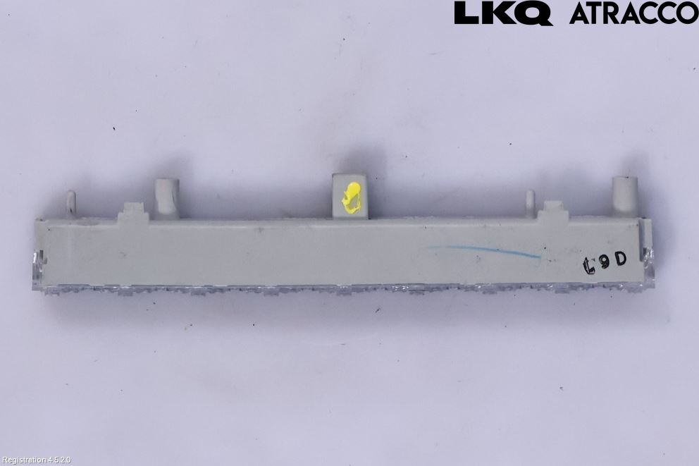 Mazda 2 KB Hybrid 22- Bromsljus Bakruta