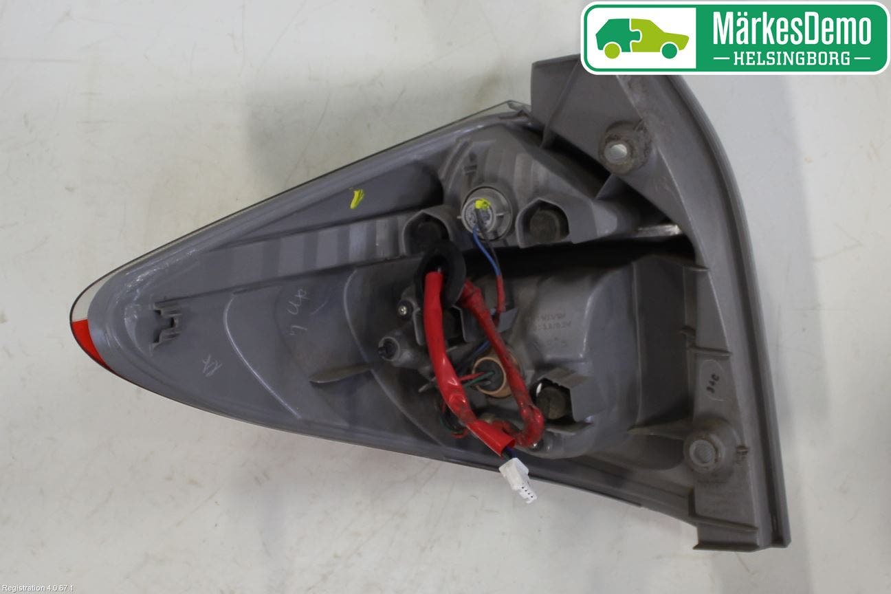 Toyota VERSO-S 11-16 Bakljus Höger