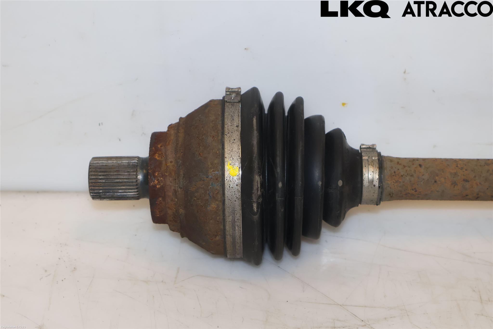 Volkswagen VW PASSAT 15-19 Drivaxel Fram Vänster