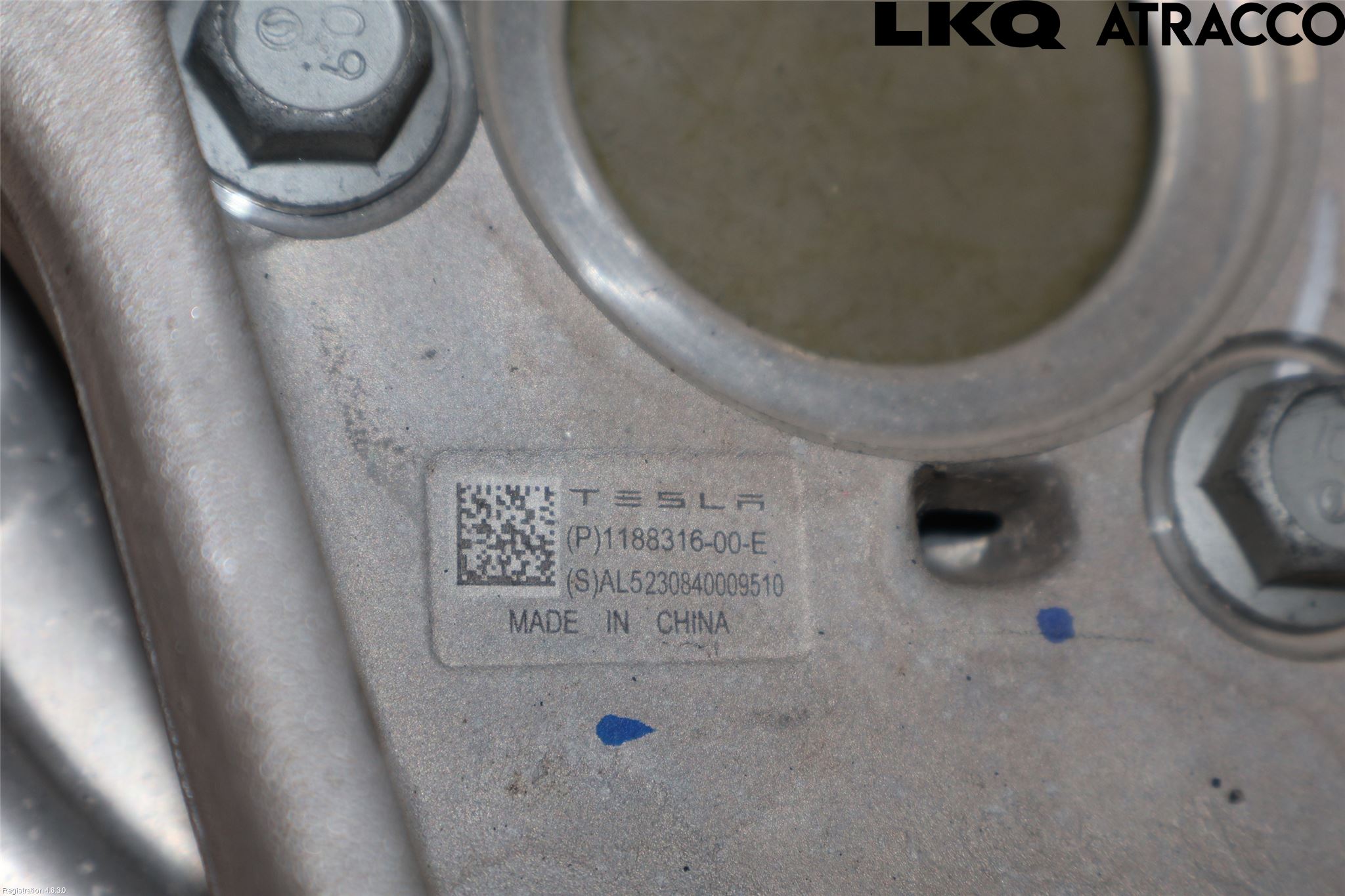 Tesla MODEL Y 21- Styrspindel Lagerhus Hö