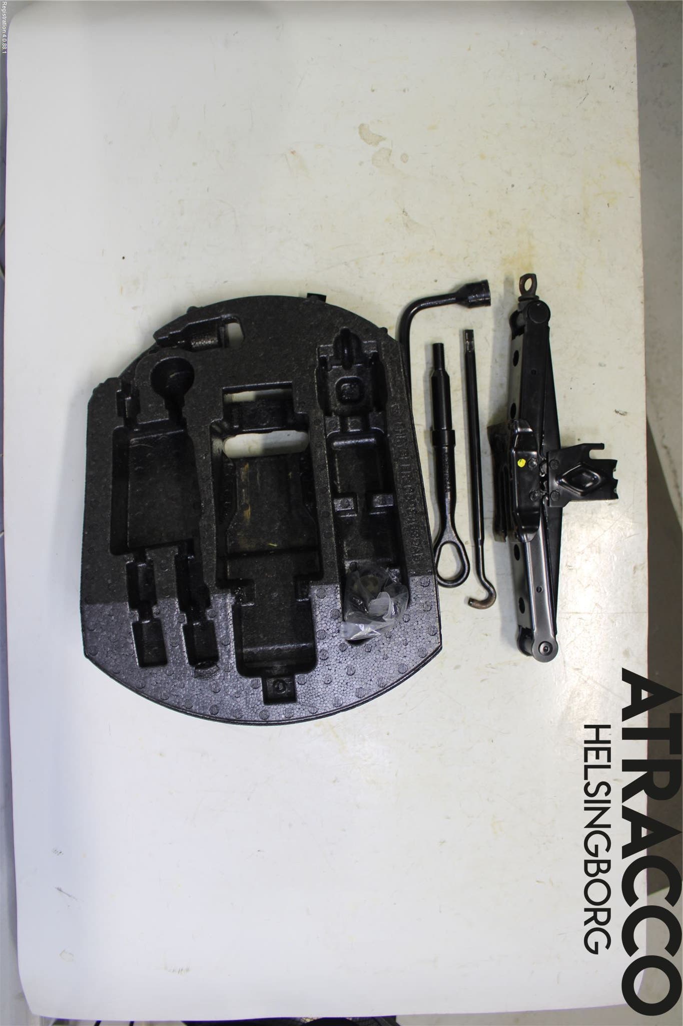 Jeep GRAND CHEROKEE 10-20 Verktygssats