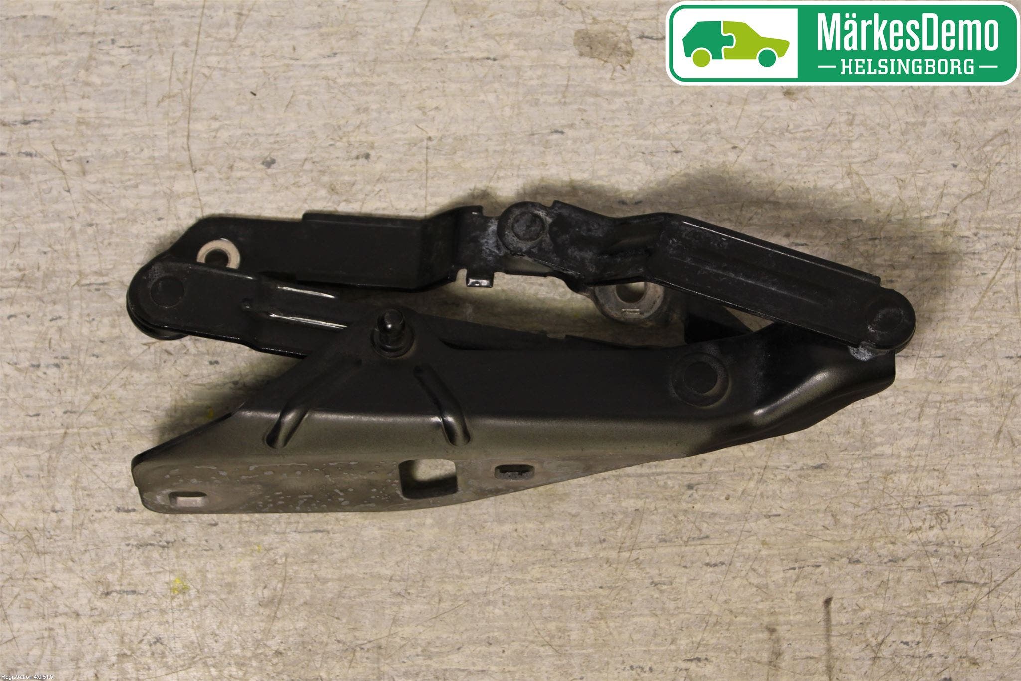 Audi TT/TTS 07-14 Huvgångjärn