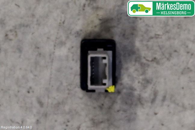 Mitsubishi OUTLANDER 13-21 Strömställare Övrigt