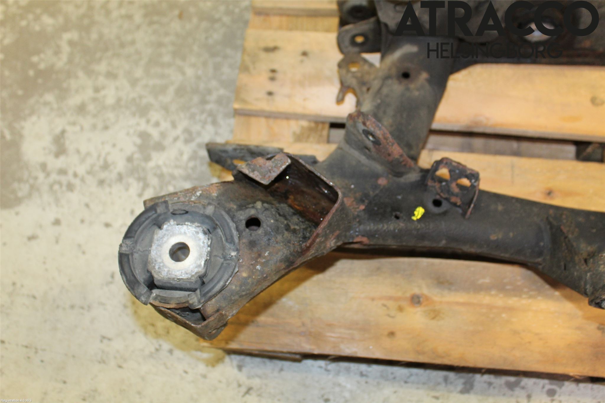 BMW X6 E71/E72   08-14 Bakaxelbalk