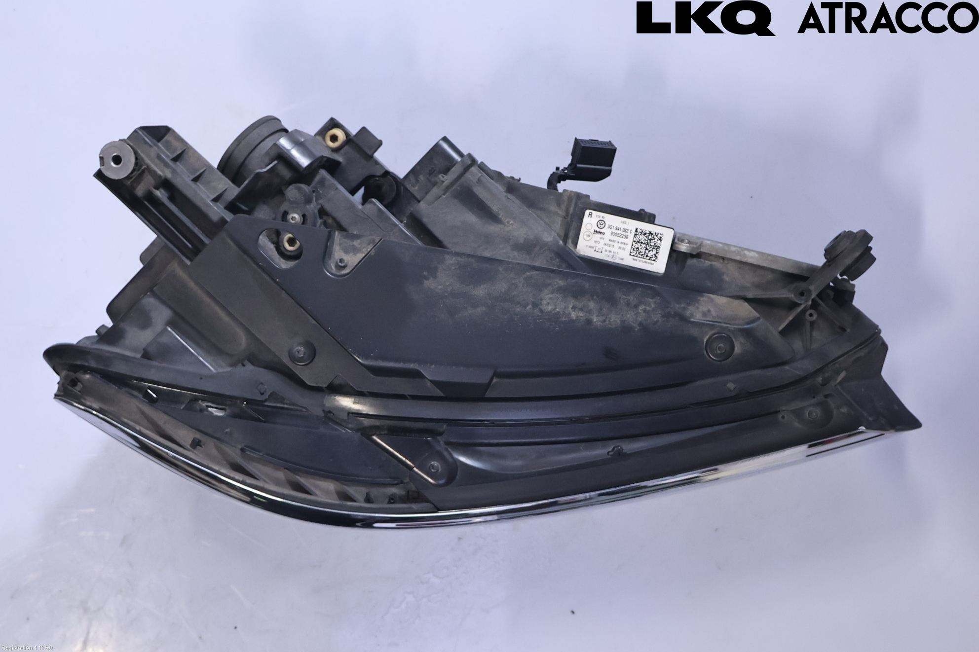 Volkswagen VW PASSAT 15-19 Strålkastare Höger