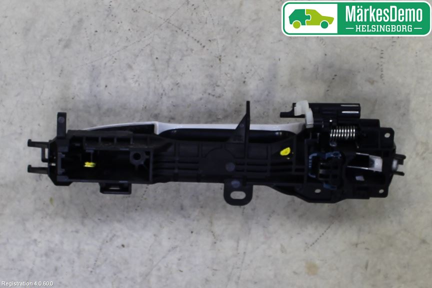 Mitsubishi ECLIPS CROSS Dörrhandtag Yttre Hö