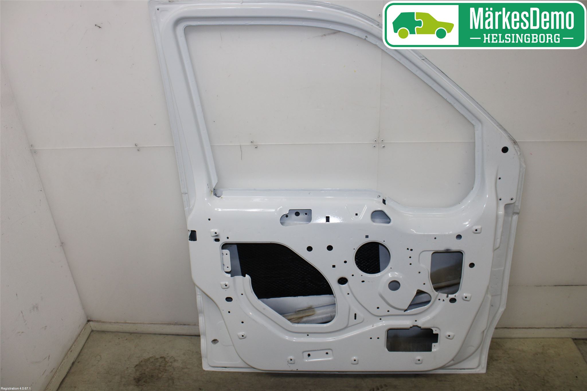 Ford TRANSIT CONNECT 09-13 Dörr Fram Vänster