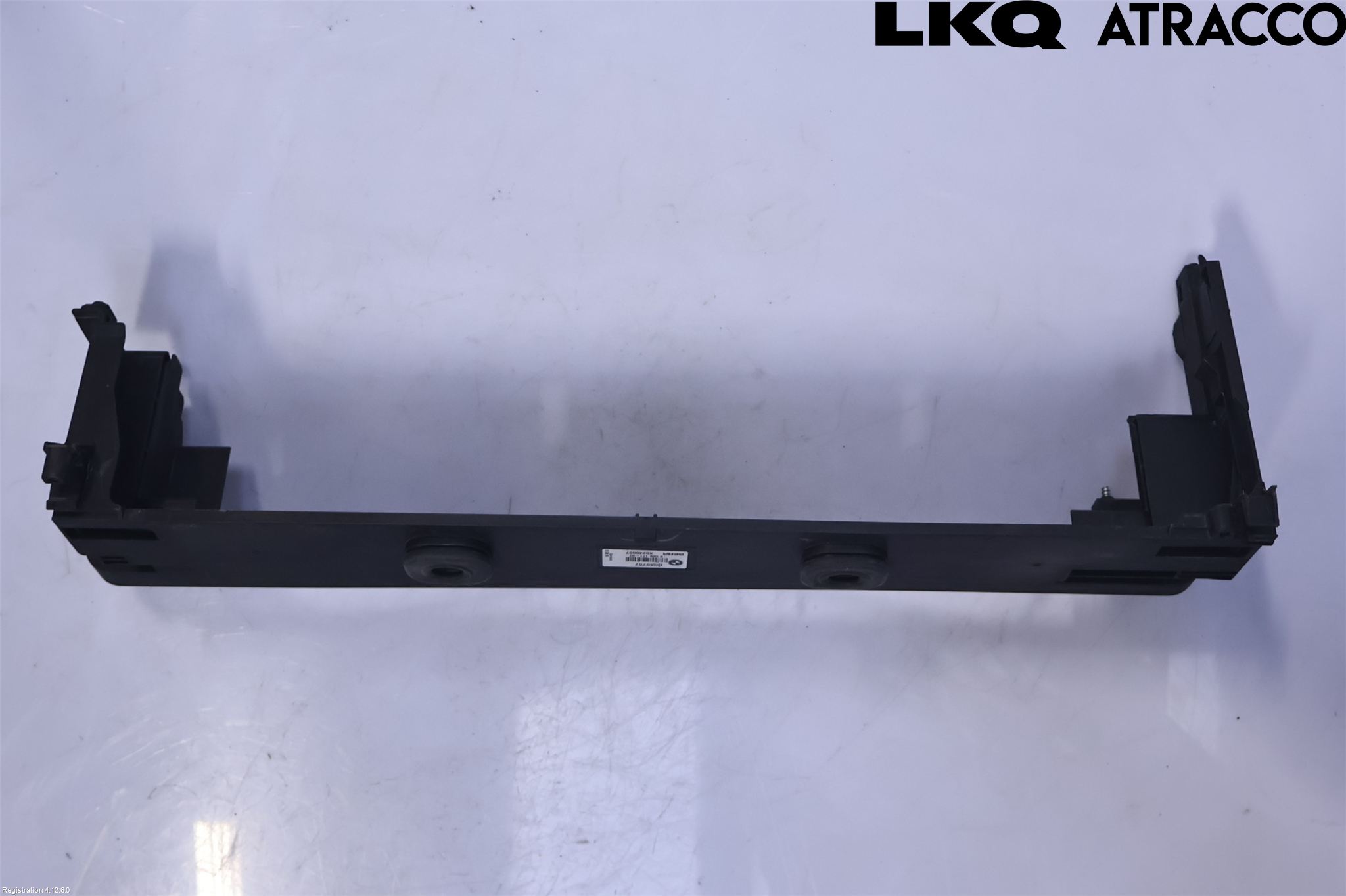 BMW 5 F10/F11/F18 09-17 Kylarfäste-Ram-Balk