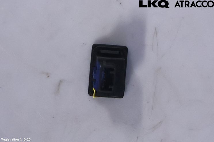 Toyota HILUX 16- Strömställare Övrigt