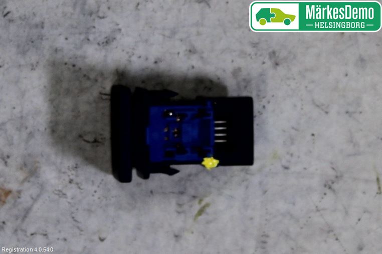 Toyota RAV4 13-18 Strömställare Övrigt