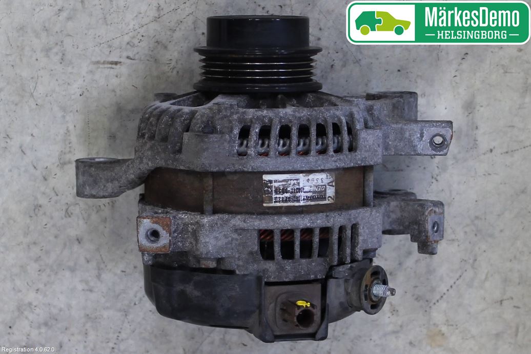 Toyota YARIS XP130 12-14 Generator