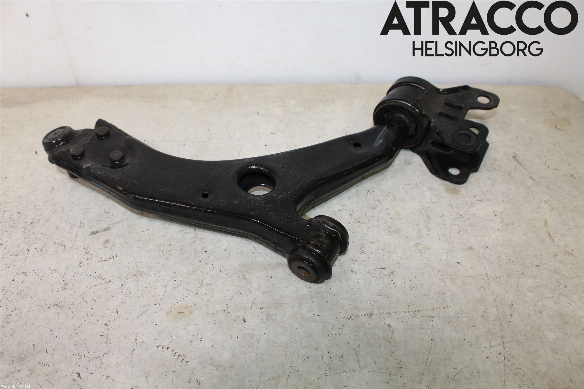 Ford FOCUS 15-18 Bärarm Fram Undre Vä