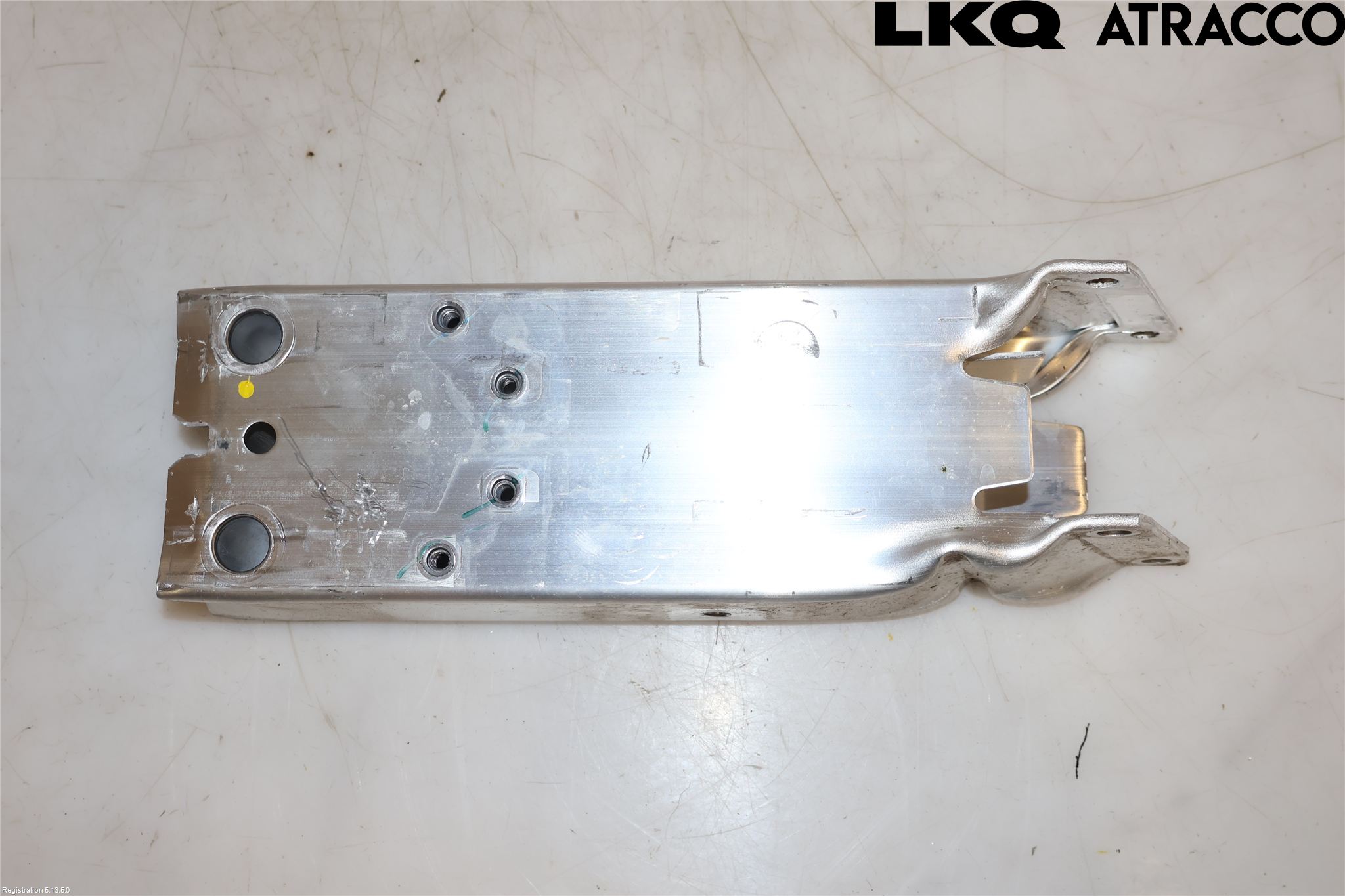 Mini COUNTRYMAN F60 17-23 Stötfångarbärjärn Fram