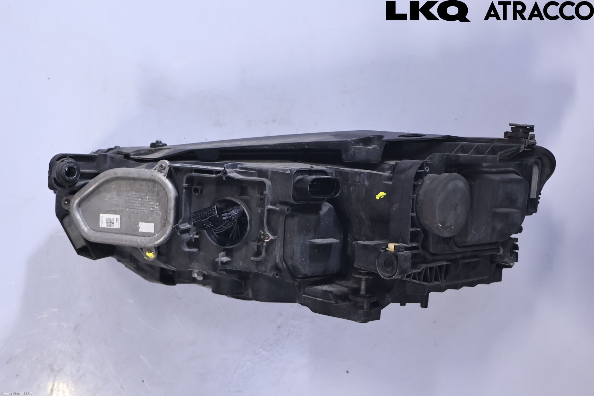 Volkswagen VW PASSAT 15-19 Strålkastare Höger