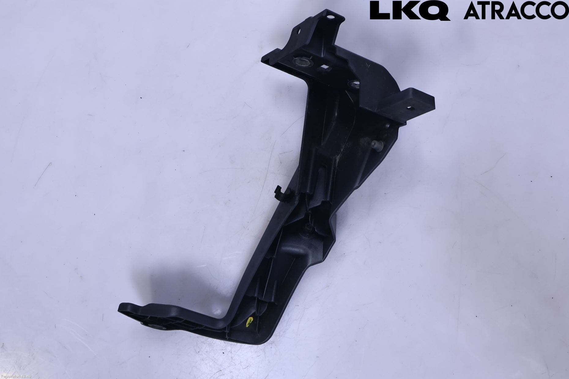 POLESTAR 2 20- Skärmfäste Fram Hö