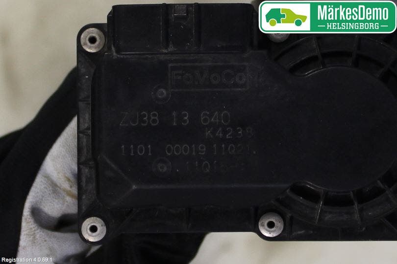 Mazda 2 (DE) 08-15 Injspjällhus