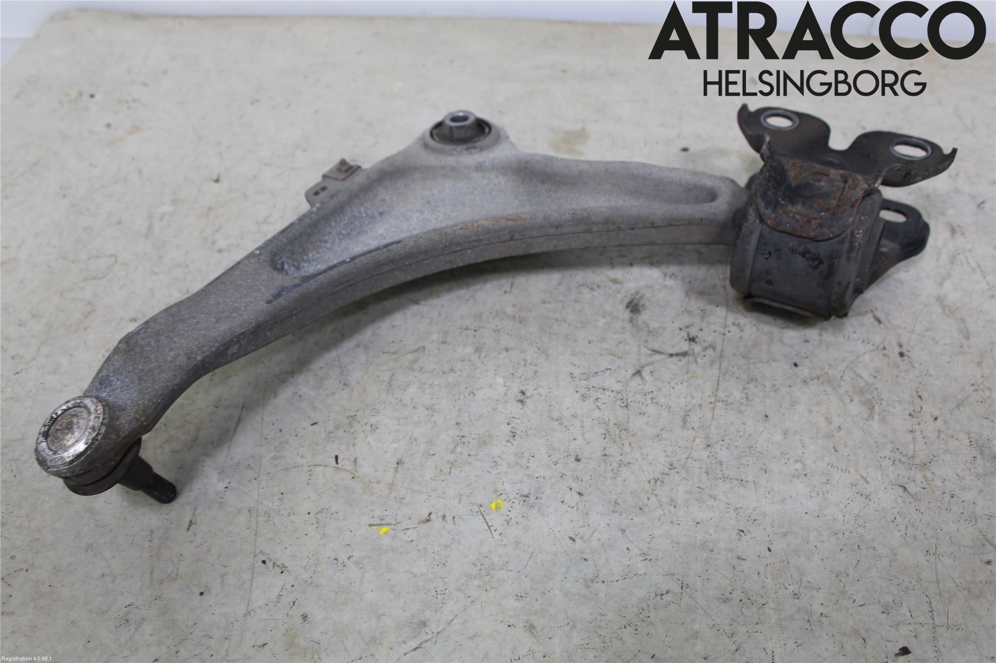 Volvo V70 08-13 Bärarm Fram Undre Hö