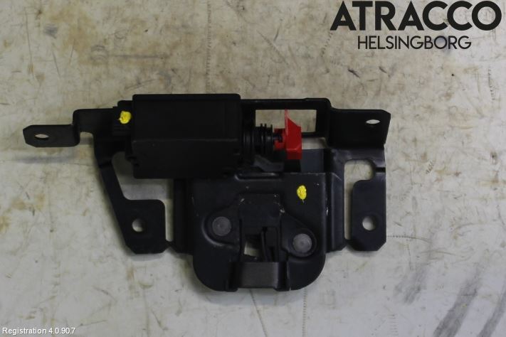 BMW X3 E83     03-10 Låskista Baklucka