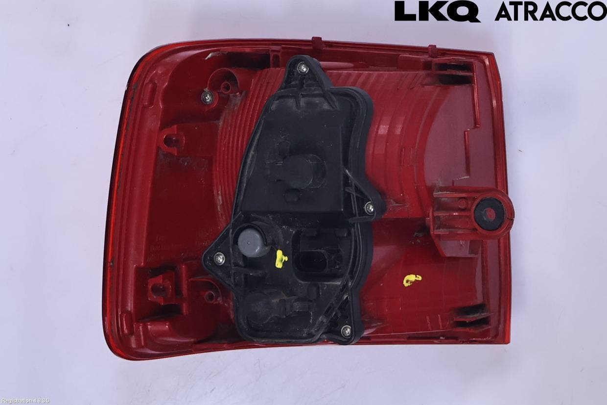 Volkswagen VW TOURAN 10-15 Bakljus Höger