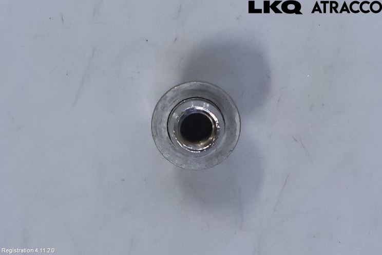 Toyota YARIS XP21 20- Hjulmutter-Bult-Sats