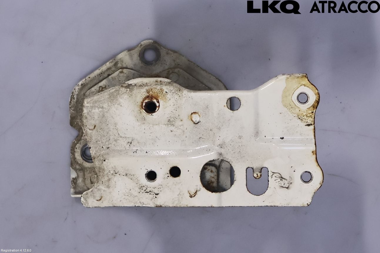 Toyota VERSO 09-18 Stötfångarbärjärn Bak