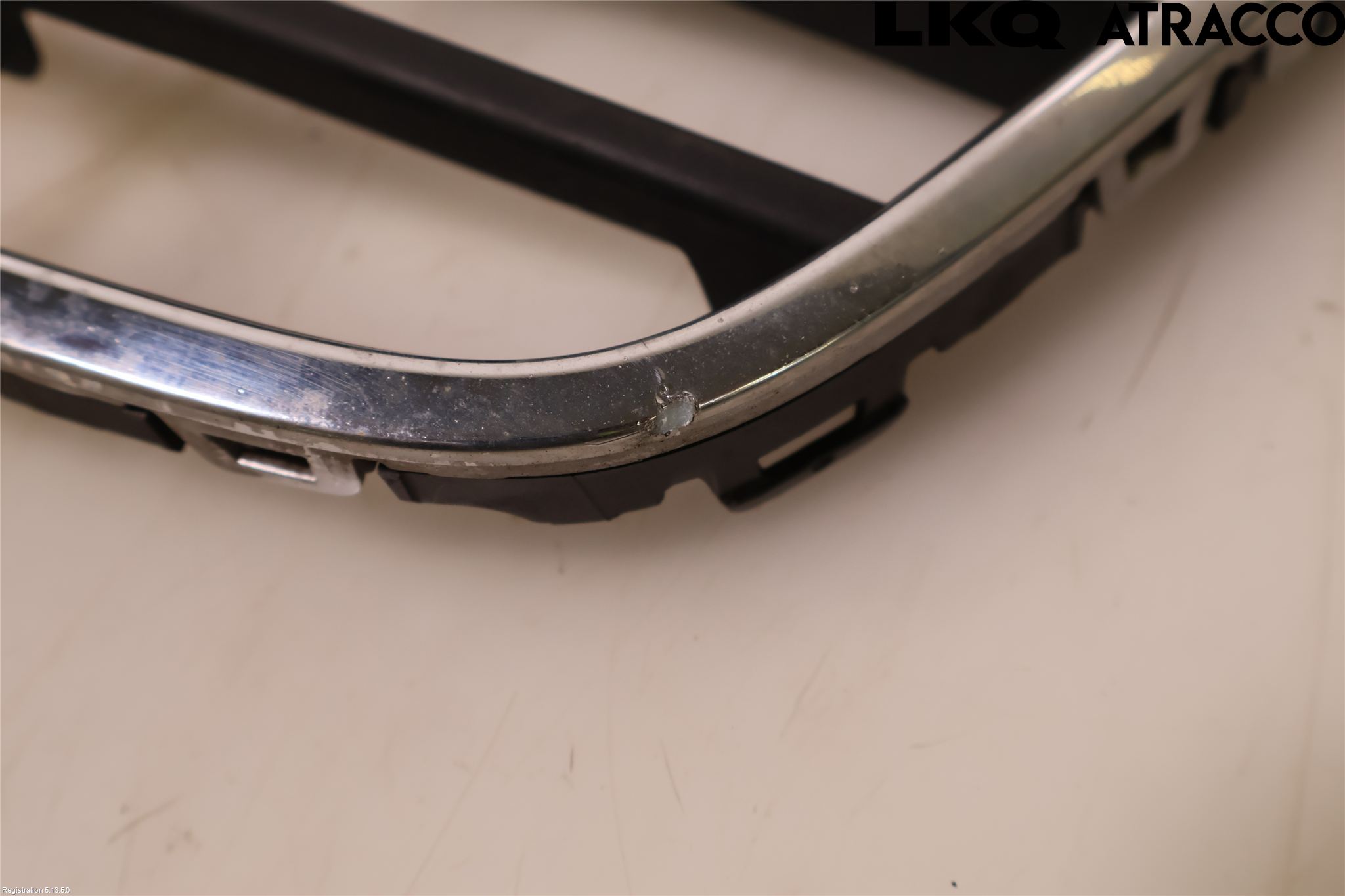 Volkswagen VW TIGUAN 07-16 Grilldel Mitt
