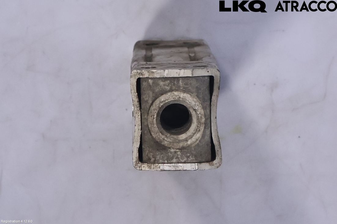 Audi A6/S6     05-11 Stötfångarbärjärn Fram