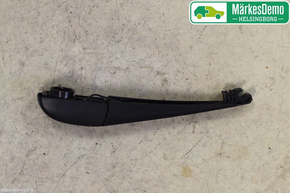 Toyota AURIS 13-19 Torkararm-Bakruta