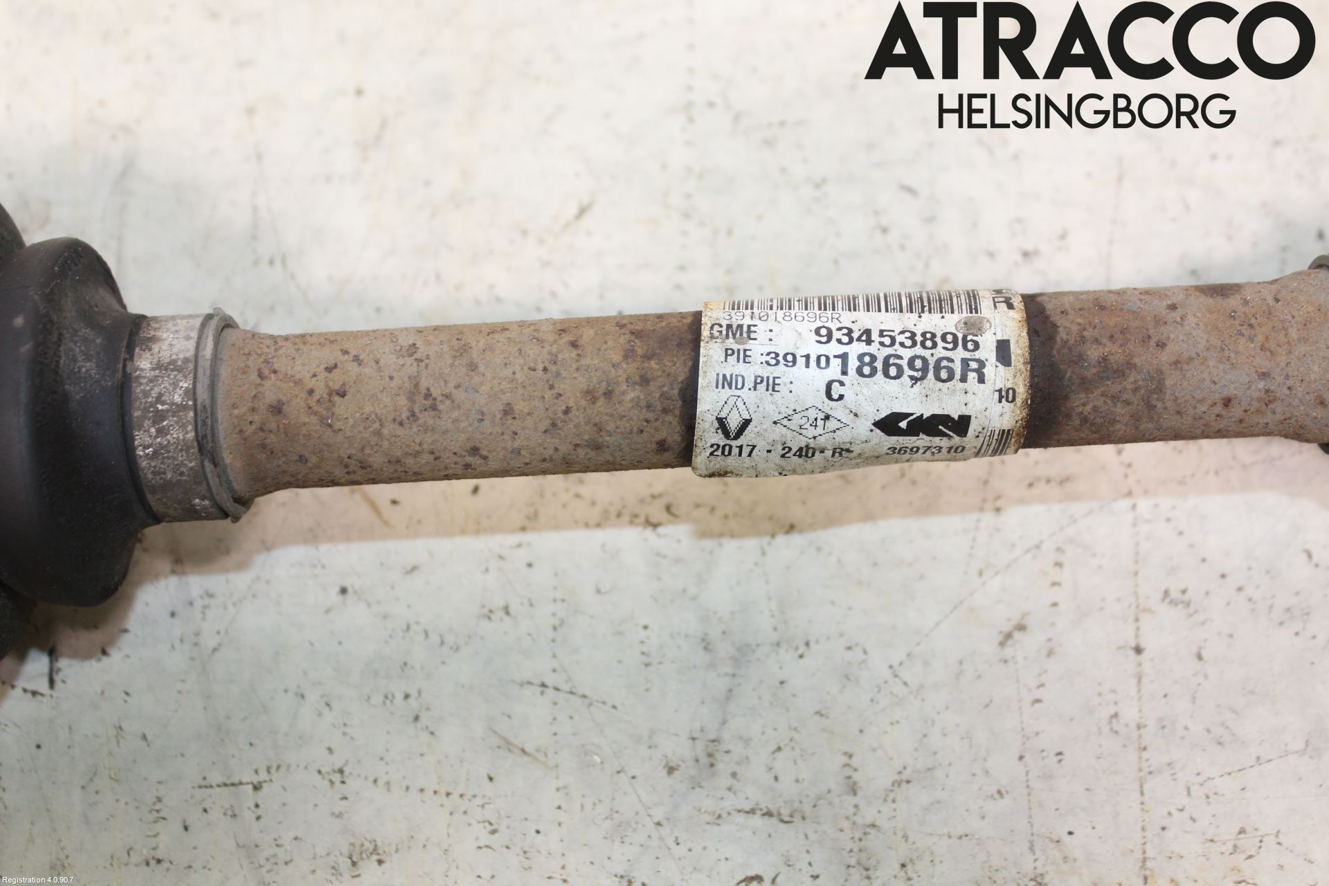 Nissan NV300 16-22 Drivaxel Fram Vänster