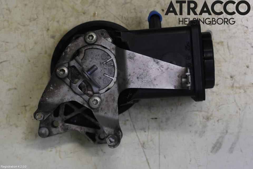 BMW X3 E83     03-10 Styrservopump