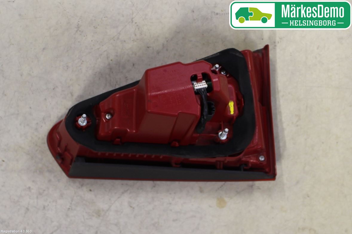 Audi A4 12-15 Bakljus Lucka Vä