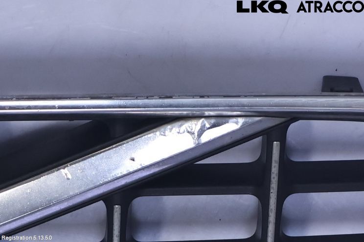 Volvo V70 08-13 Grill Komp