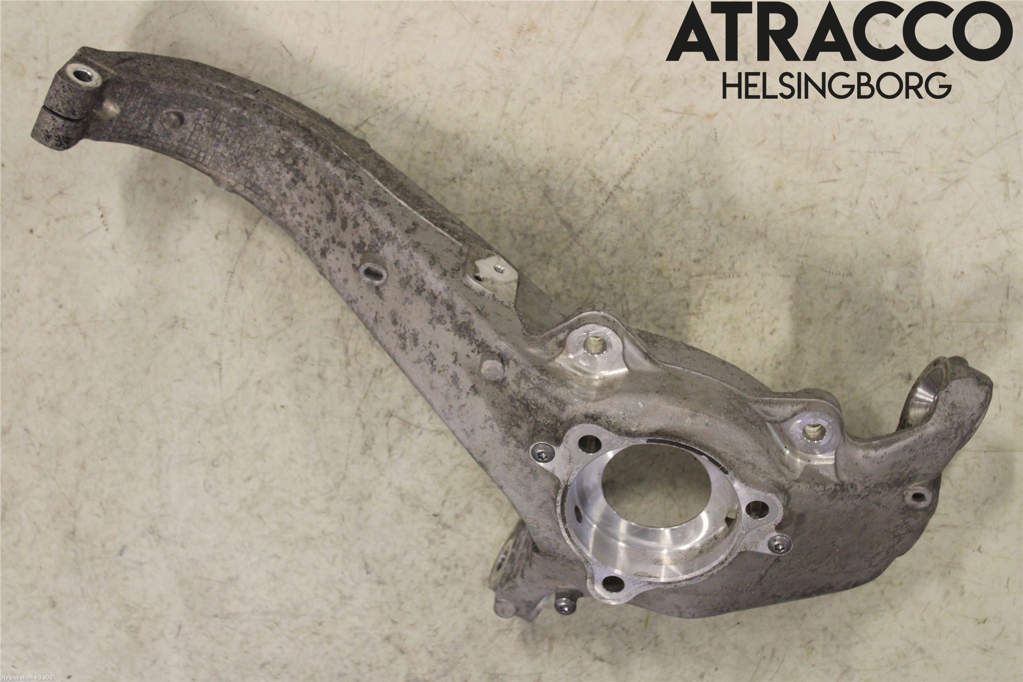 Tesla MODEL Y 21- Styrspindel Lagerhus Vä